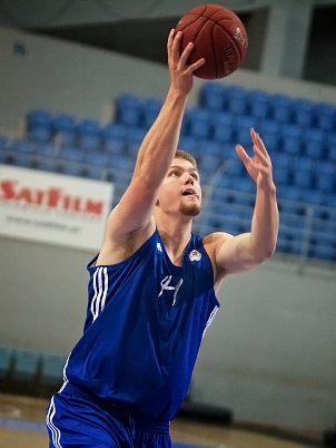 Nick Lewis lands in Anwil